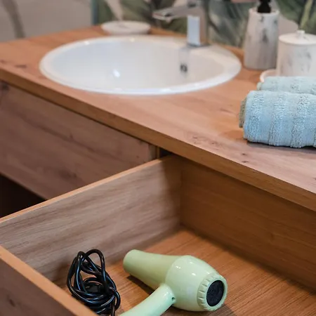 Promenaden Lounge شقة